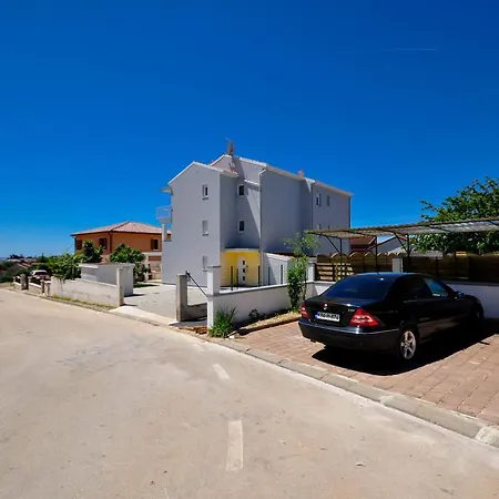 Apartament Cancar *