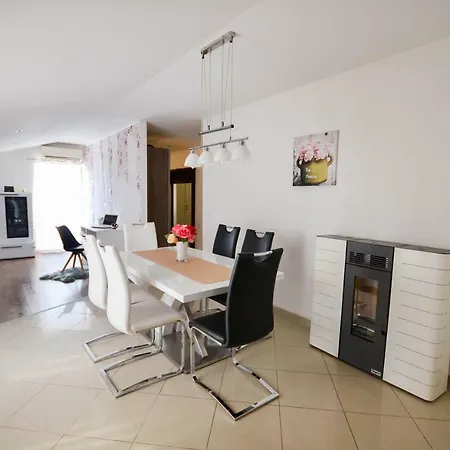 Apartment Cancar